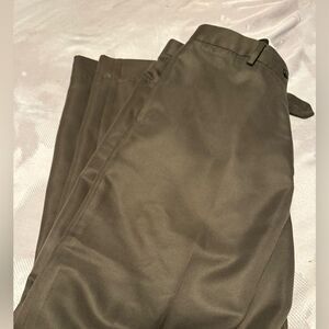 Men’s dress pants comfy stylish premium. Must have!! 33/32‎ hunter green